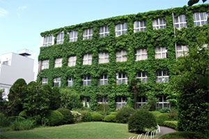 女子学院中学校の外観画像